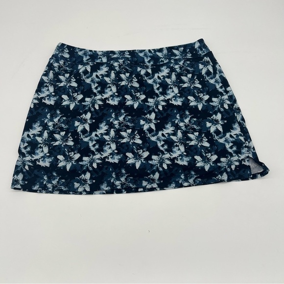 Tranquility by Colorado Clothing Floral Skort Blue size Large Built-In Shorts - Picture 6 of 8